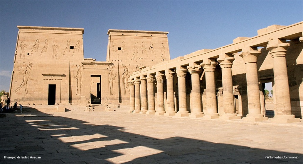 Willem Brouwer - Stile - 02 - Philae, First Pylon and Columnade Aswan